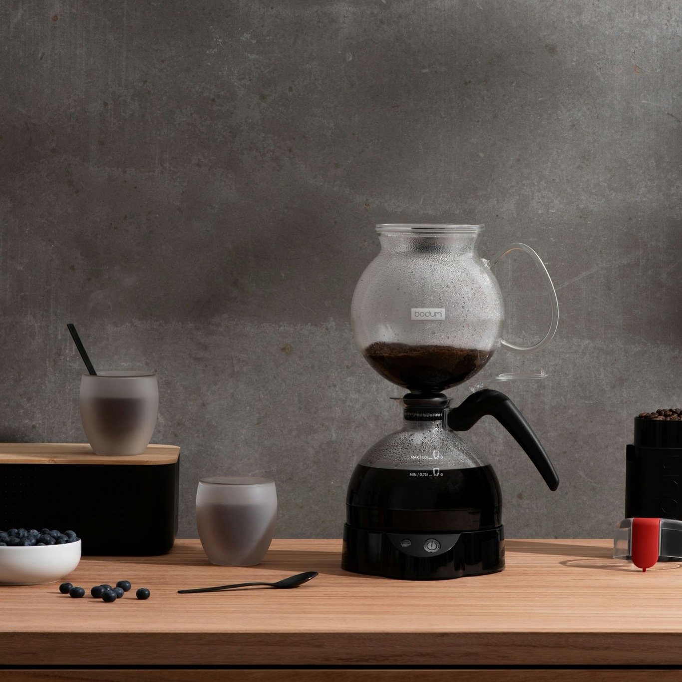 https://royaldesign.co.uk/image/6/bodum-edon-pedro-coffee-maker-1-l-0?w=800&quality=80