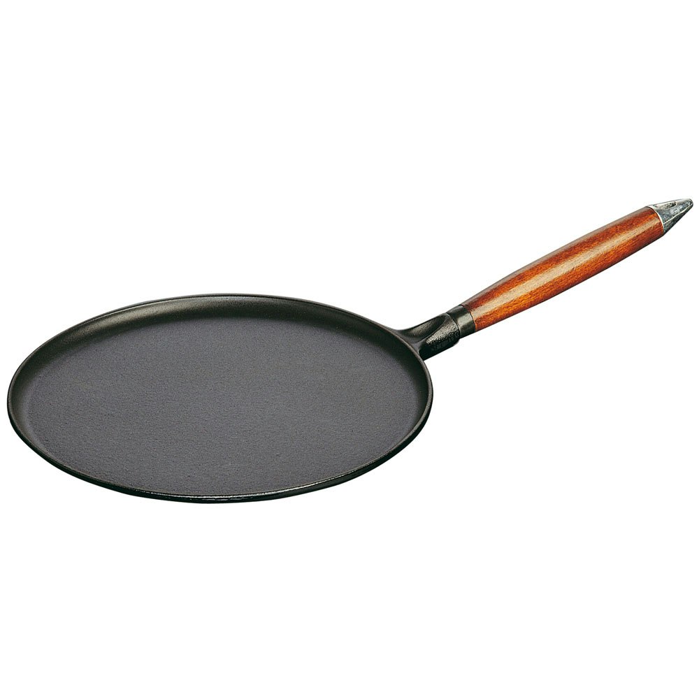 https://royaldesign.co.uk/image/6/staub-pancake-pan-with-wooden-handle-black-0?w=800&quality=80